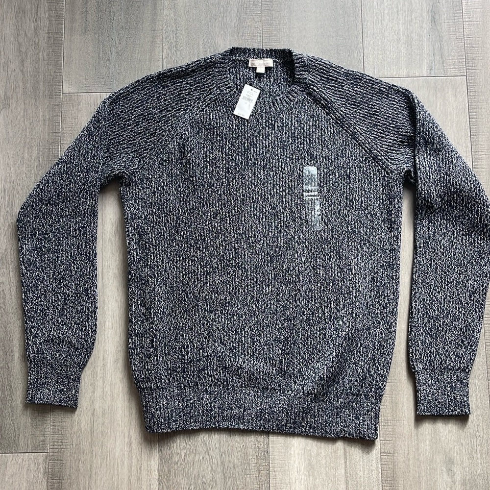 Gap sweater